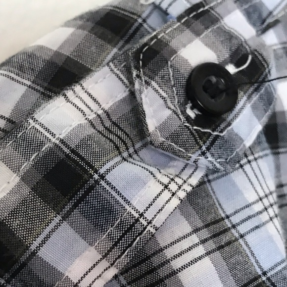 Sovereign Code button down plain collared shirt - Picture 5 of 7